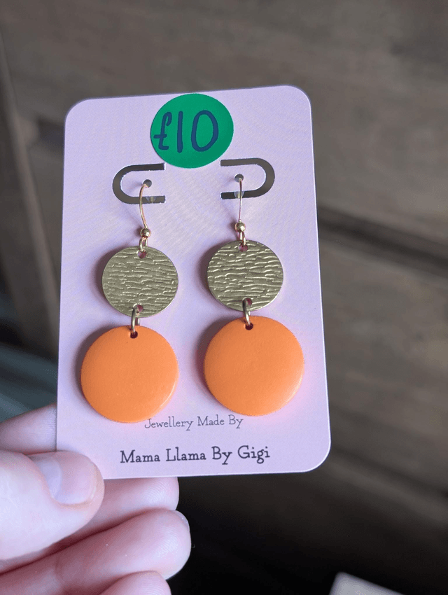 Orange wood and golden brass earrings 